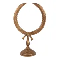 Lauwerkrans op voet - goud - 38 cm - aluminium